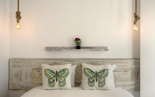 Downtown Modern Apartments With Balcony by Homing