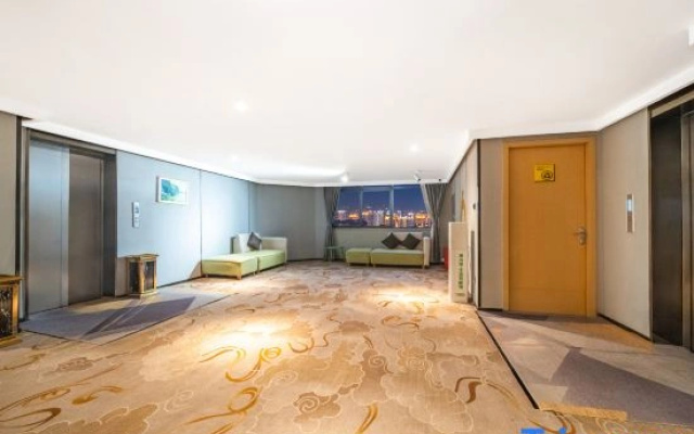 IU Hotel (Zhengzhou Erqi Wanda Plaza Daxue Road)