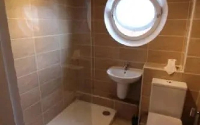 Salisbury Renovated Apartment