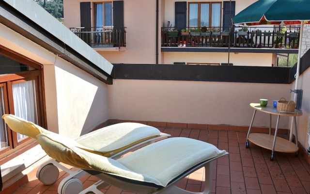 Apartment Benaco near Downtown