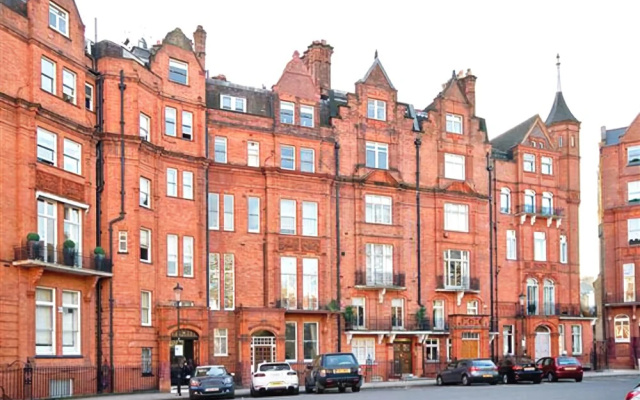 2 Luxe BDR Hans Place by The Residences