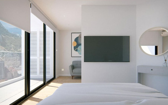 Victory Suites - 2 Bedrooms and Executive Suite, Swimming Pool & Gym, Close to Airport