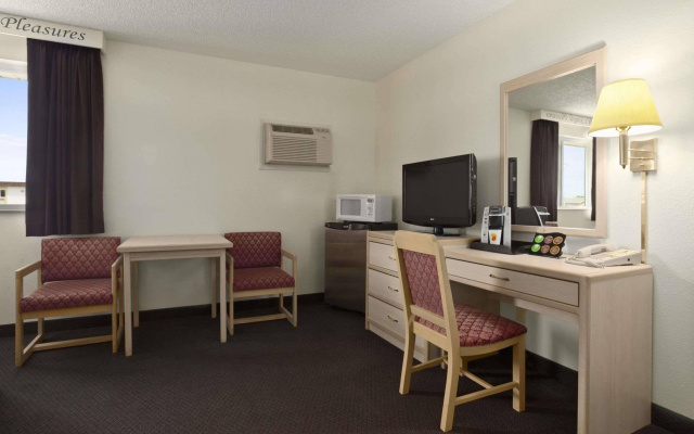 Econo Lodge Scottsbluff