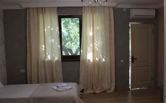 Emis Hotel