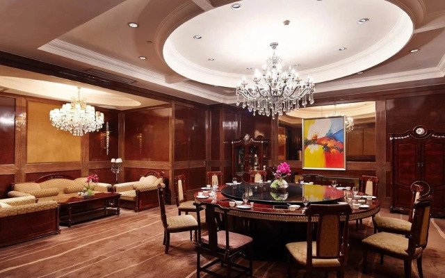 Zhengzhou Baishun International Hotel