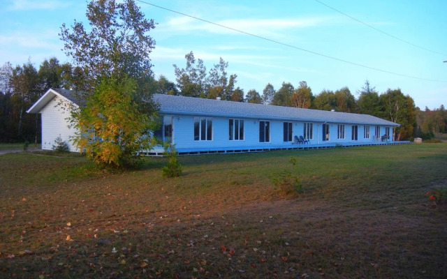 The Shores of Deer Lake