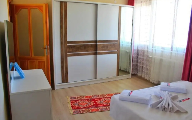 Ozgurcan Apart