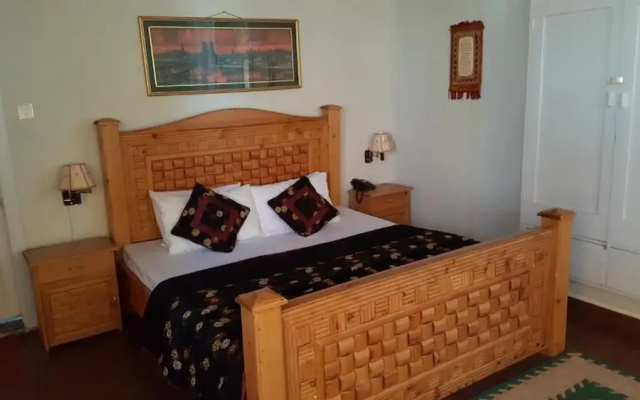 Pine Top Hotel