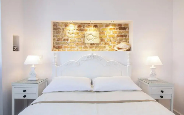 Korifo Old Town by Corfu Escapes