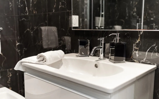 Morosini Modern Apartment by Wonderful Italy
