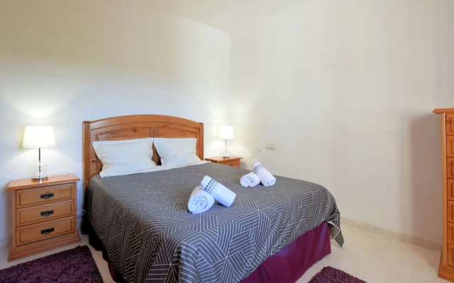 Lovely Holiday Home With Private Swimming Pool in Almogía