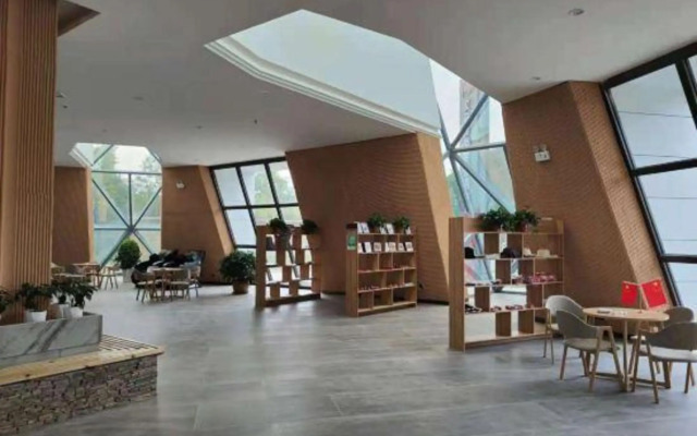 Yilu Hotel