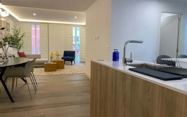 w Bright 2BR w Sunny Terrace in Chueca