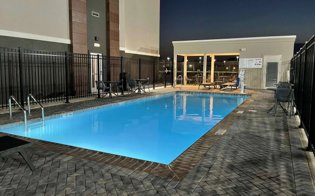 Hawthorn Extended Stay by Wyndham Sulphur (Lake Charles)