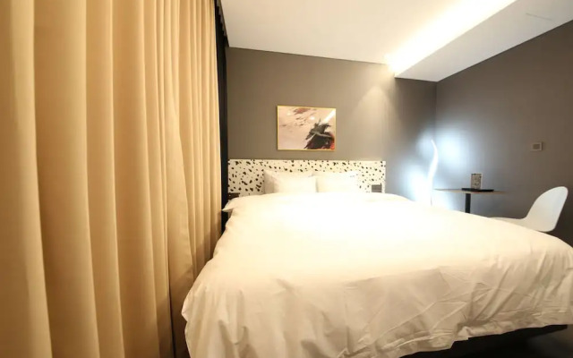 Hotel Zam 101