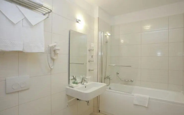 Best Western Plus Mari Vila Hotel