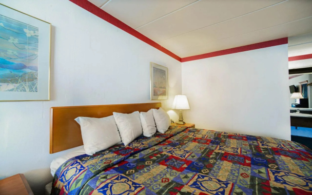 Loyalty Inn Maryville