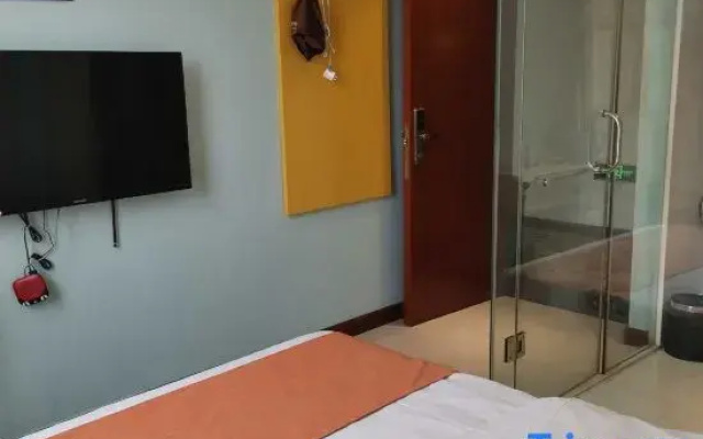 Zhengzhou Junyue Fashion Hotel (Yutong Company Huanghe Nursing College)