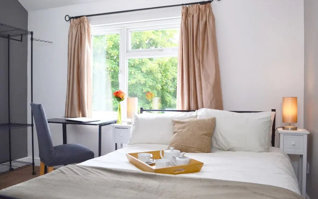 No 40, 5 beds, sleeps 7