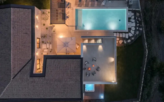 Luxury Villa in Tar With View