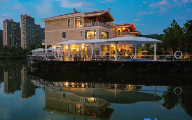 Mingmen Lakeview hotel