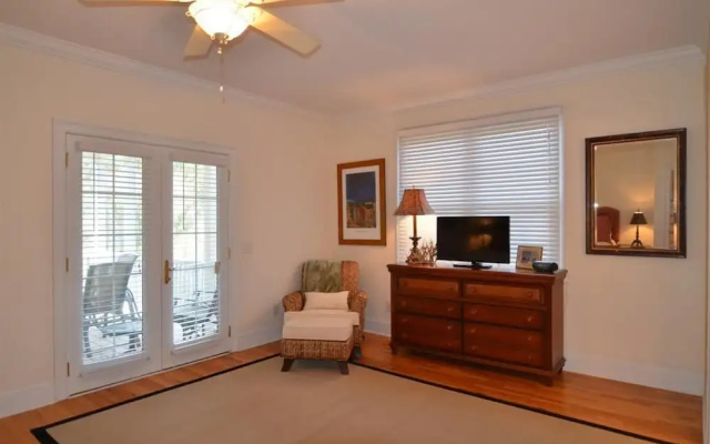 Beach  4 Bedroom Home