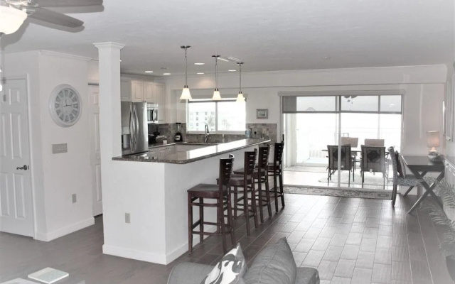 Jamaica Royale 504 - 2 Br Condo