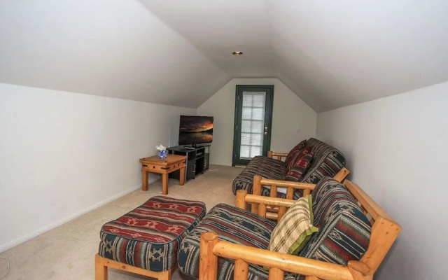 Bear Lodge