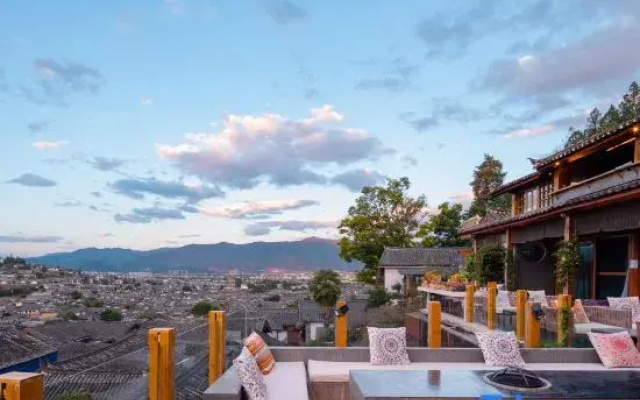 Xinsu Snow Mountain Panoramic Resort Hotel (Lijiang Old Town Shizishan Branch)