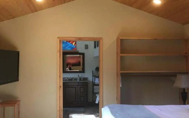 McKinley Creekside Cabins