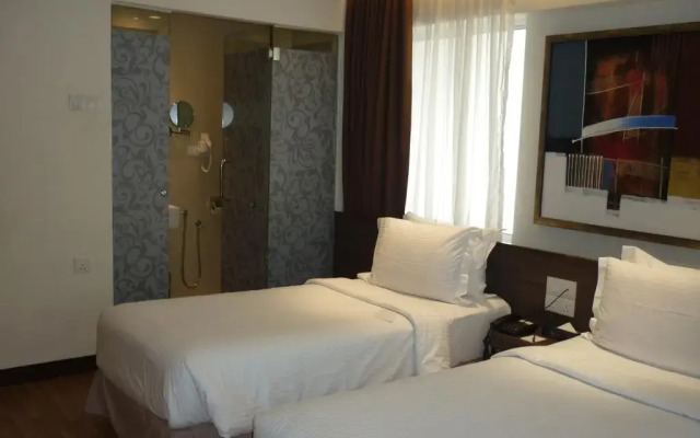 Deluxe Twin room (twin beds) · Frenz Hotel Kuala Lumpur — photo 2