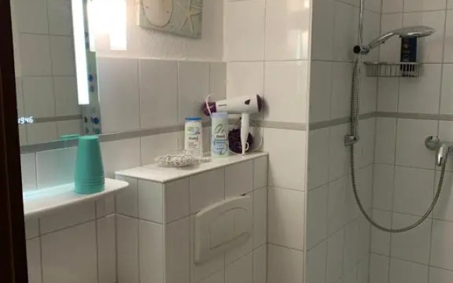 Zentrale 3 Zimmer Altbauwohnung mit Balkon