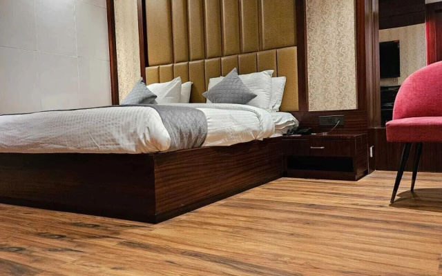 Four Leaf Hotel Akosha