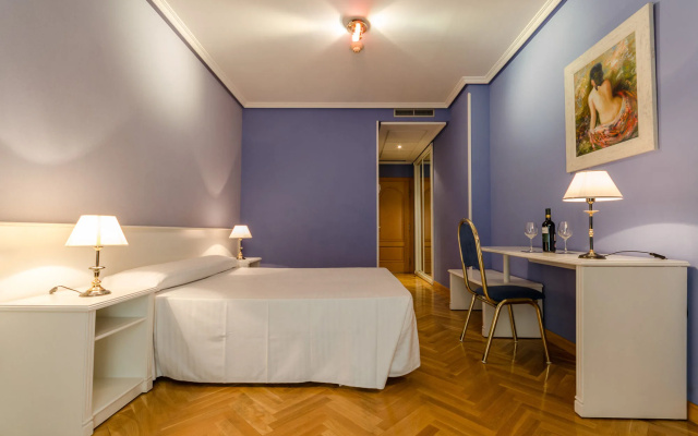 Hotel  Madrid Parla