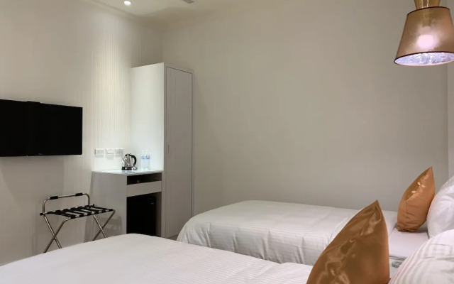 Joy Hotel