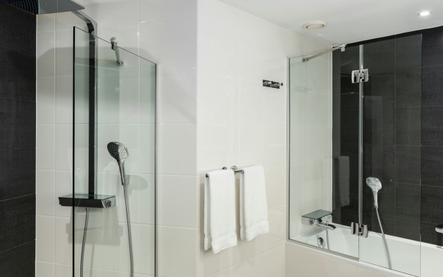 AC Porte Maillot Hotel