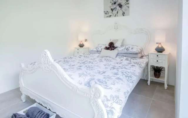 Waters Edge - 2 Bedroom Apartment - Tenby