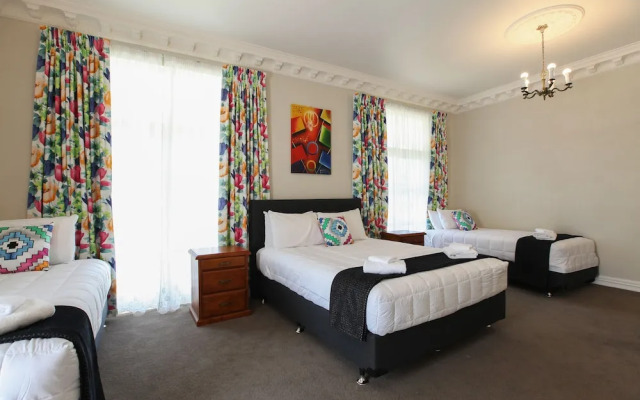 8Brm Luxury in Temple View