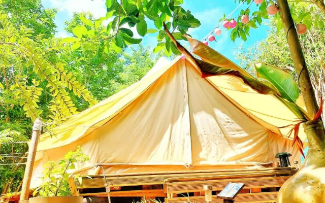 Glamping Farmer