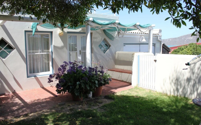 10 The Deck Self catering