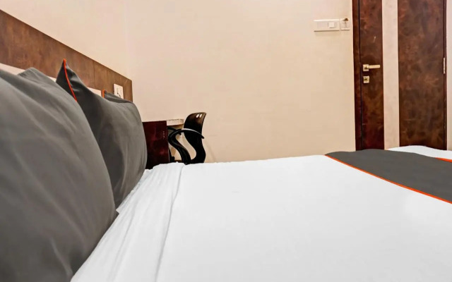 OYO 946 Royce Studio Apartments
