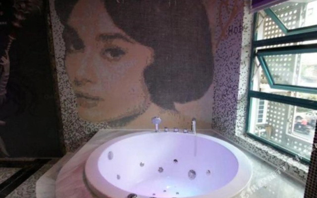 Manzhiya Theme Hotel (Shanghai Wanhangdu Road)