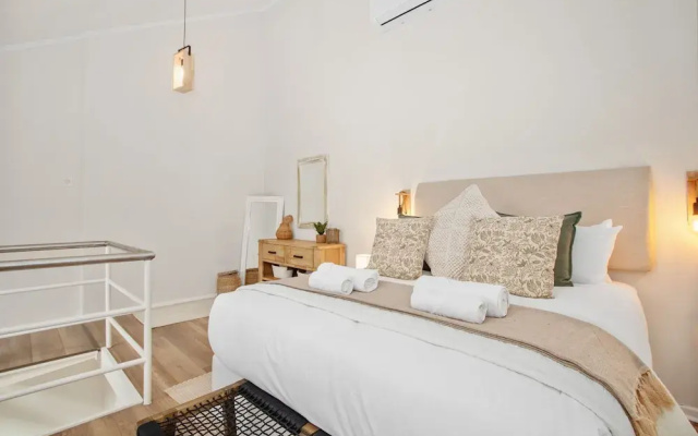 104 Hideaway Loft Studio