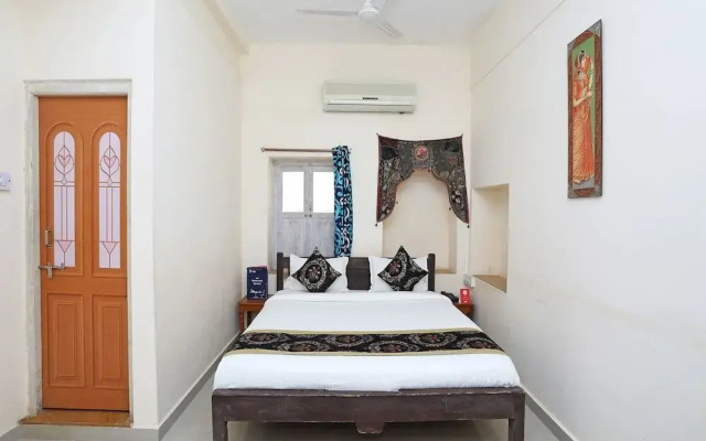 Hotel Heera Court