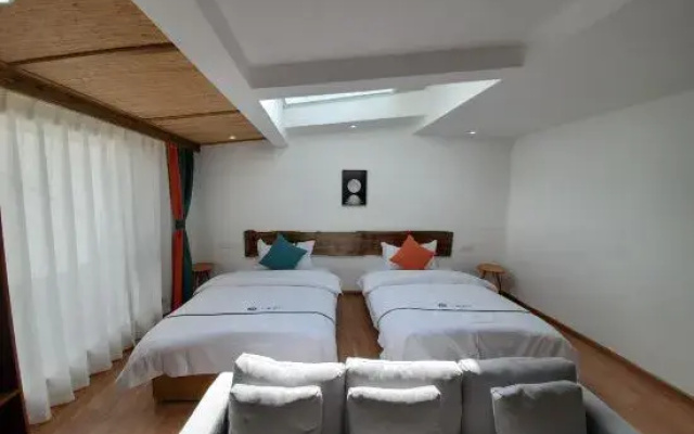 Lugu Lake Jiangnan Yaju Hostel