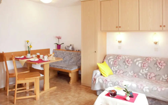 Cozy Apartment in Niedernsill near Skiing