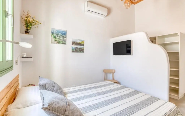 Magic 5 bdrm Villa With Swimming pool in Paros