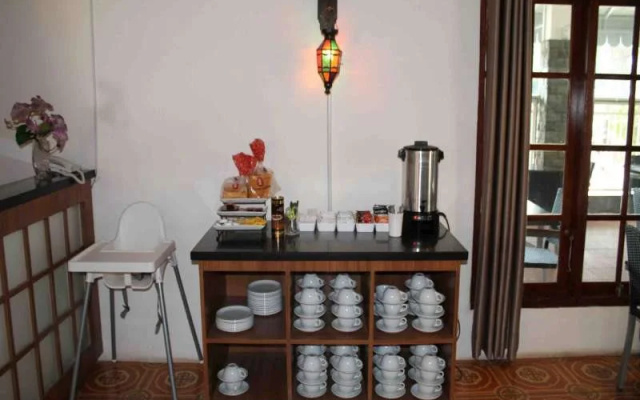 Hotel Kenari Pantai