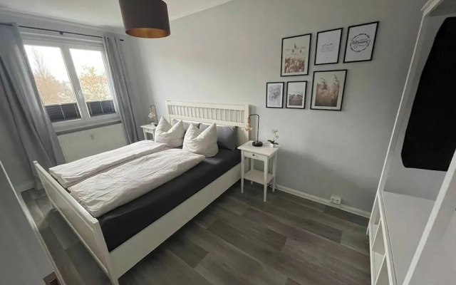 Charming 4-person Apartment in Hoyerswerda City Center