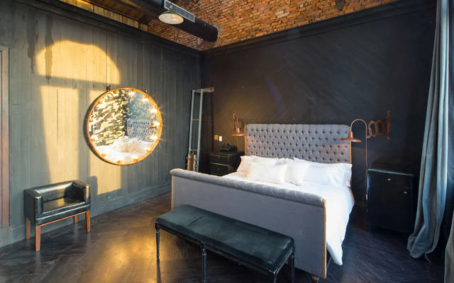 Factoria Hotel